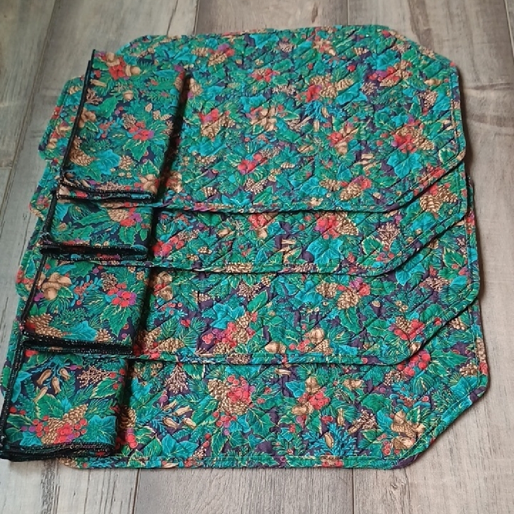 Vintage Holiday Table Placemats & Napkins - 4 of Each